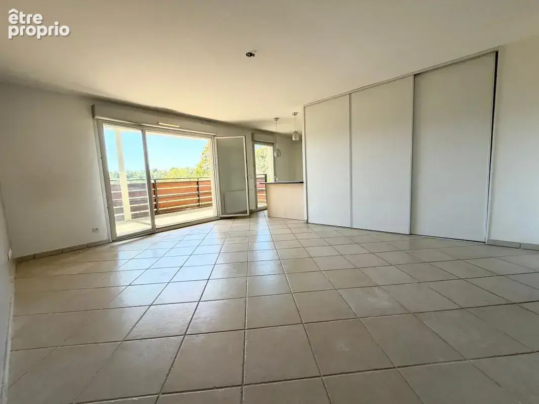 Appartement T4 avec grande terrasse et double garage - photo 2