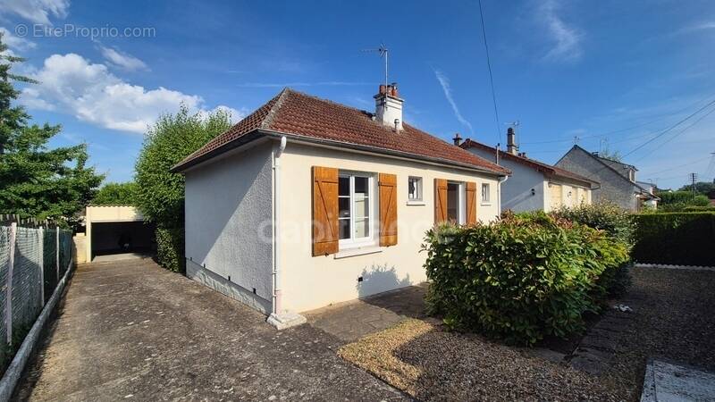 Maison à ETAMPES