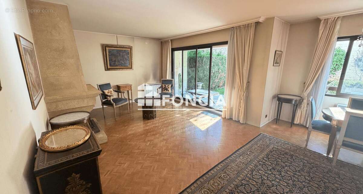 Appartement à BOURG-LA-REINE