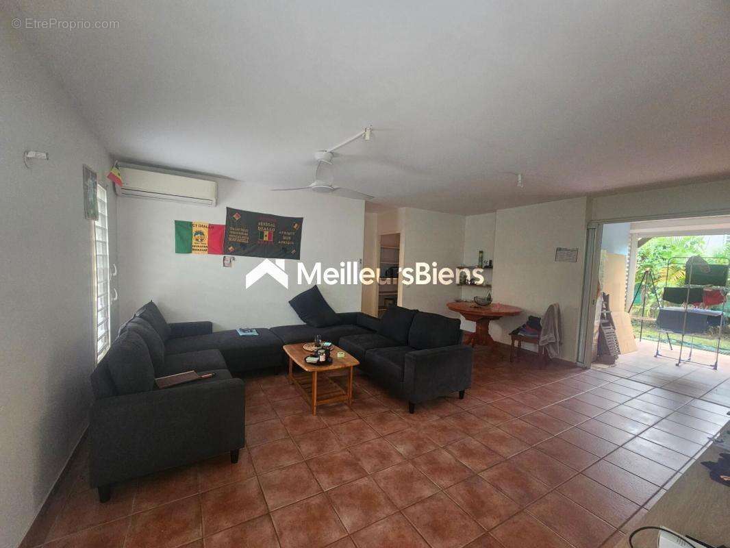 Maison à BAIE-MAHAULT