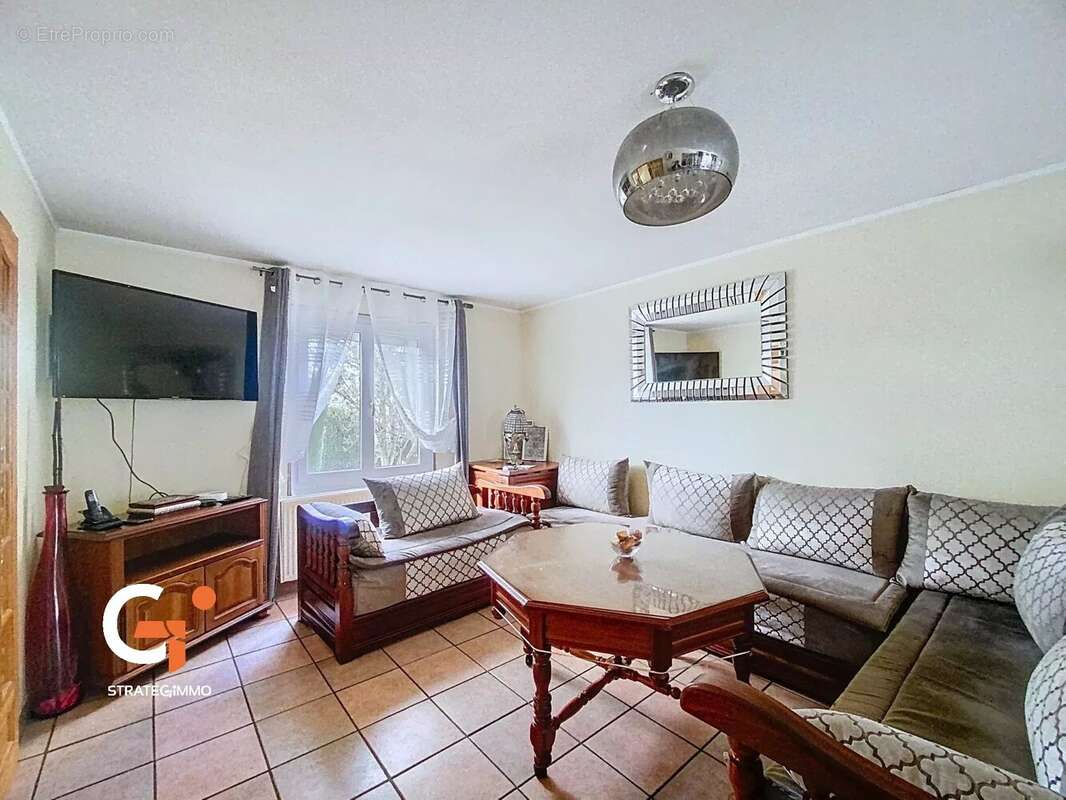 Maison à SAINT-ETIENNE-DU-ROUVRAY