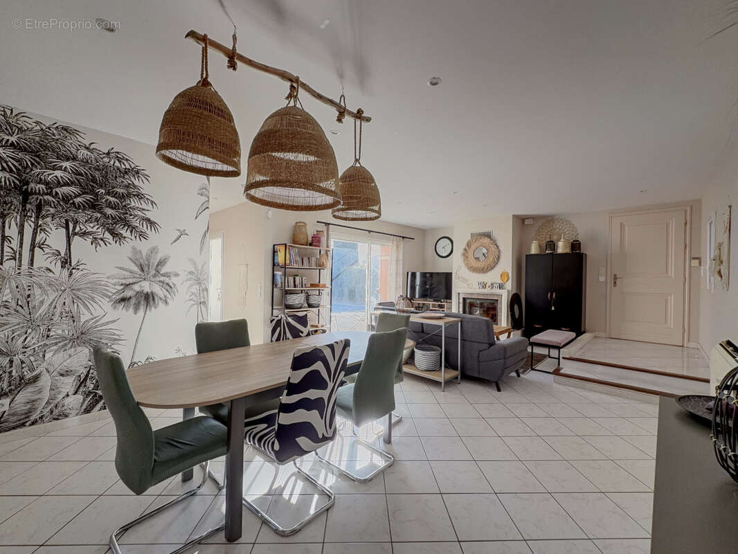 Maison à SIX-FOURS-LES-PLAGES