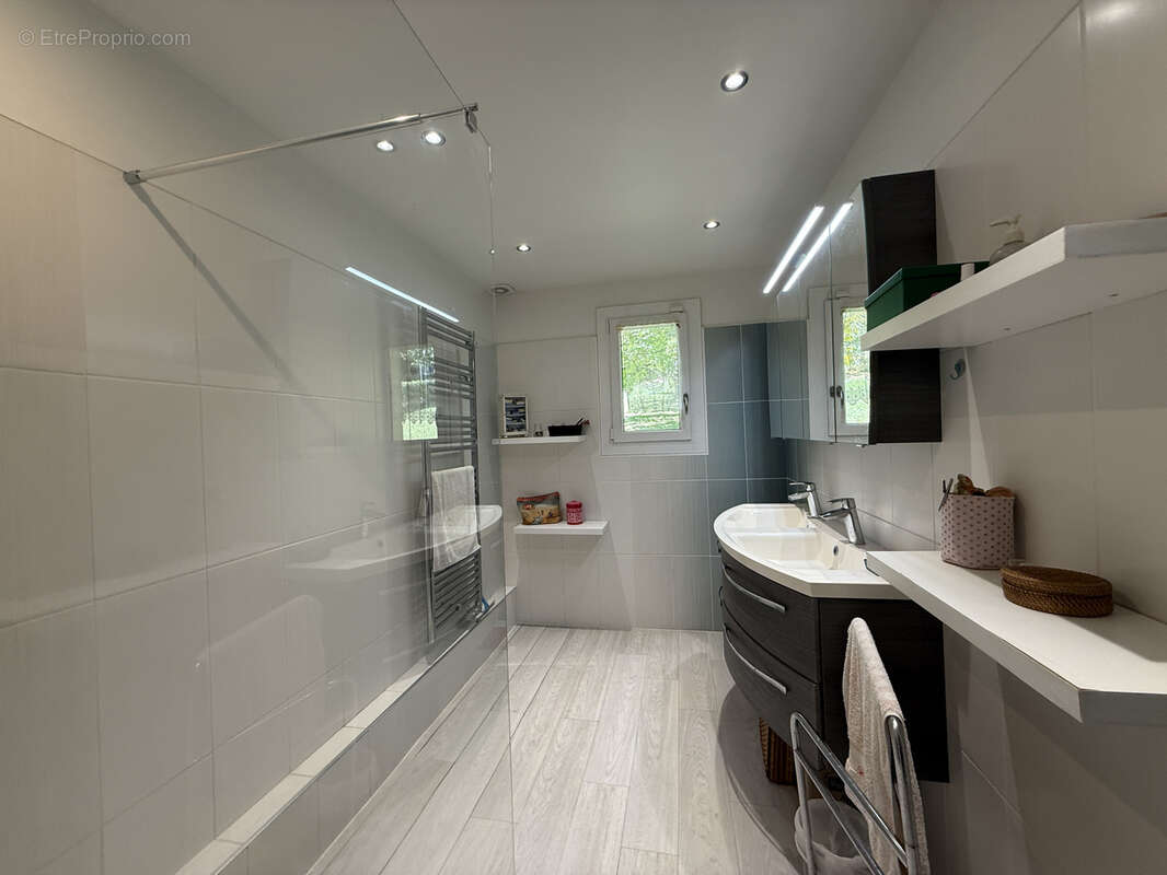 Maison à LE MEE-SUR-SEINE