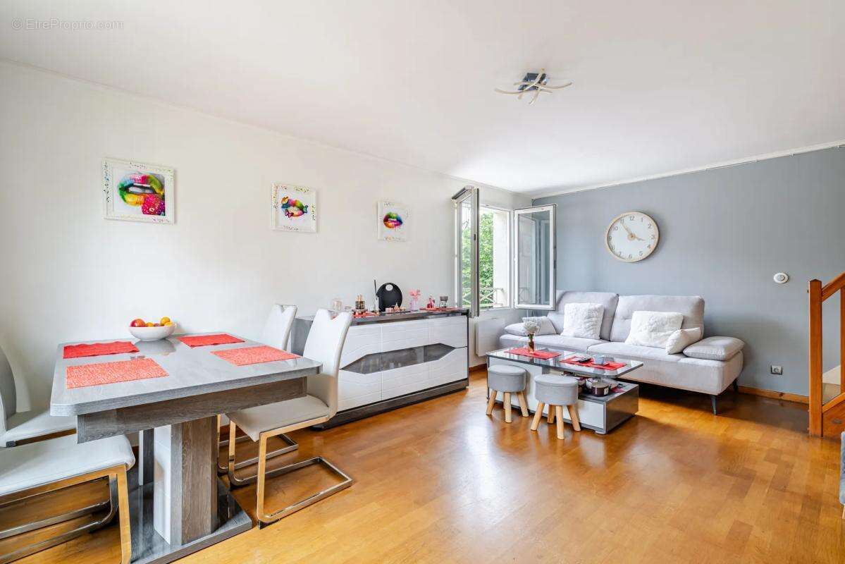 Appartement à LOUVRES