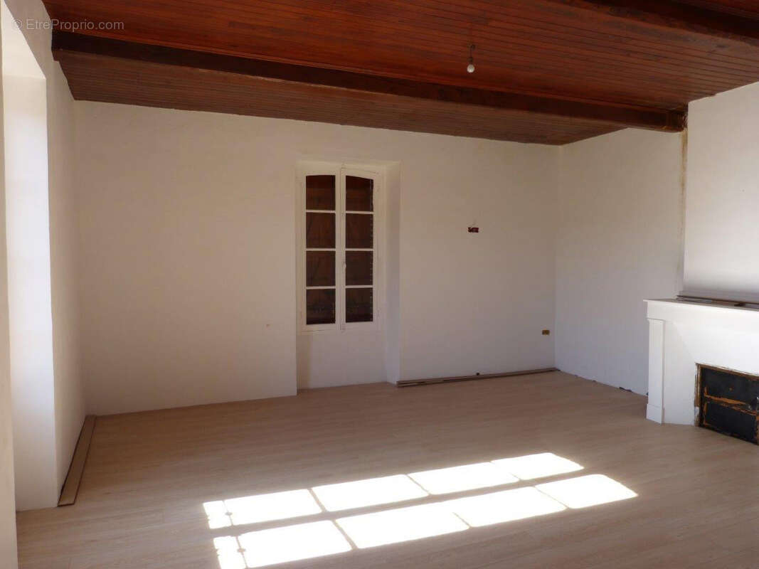 À vendre, proche de Castelnau Magnoac (Hautes Pyrénées): Ferme gasconne des années 1750 avec 3 chambres ; granges avec atelier,  - photo 14