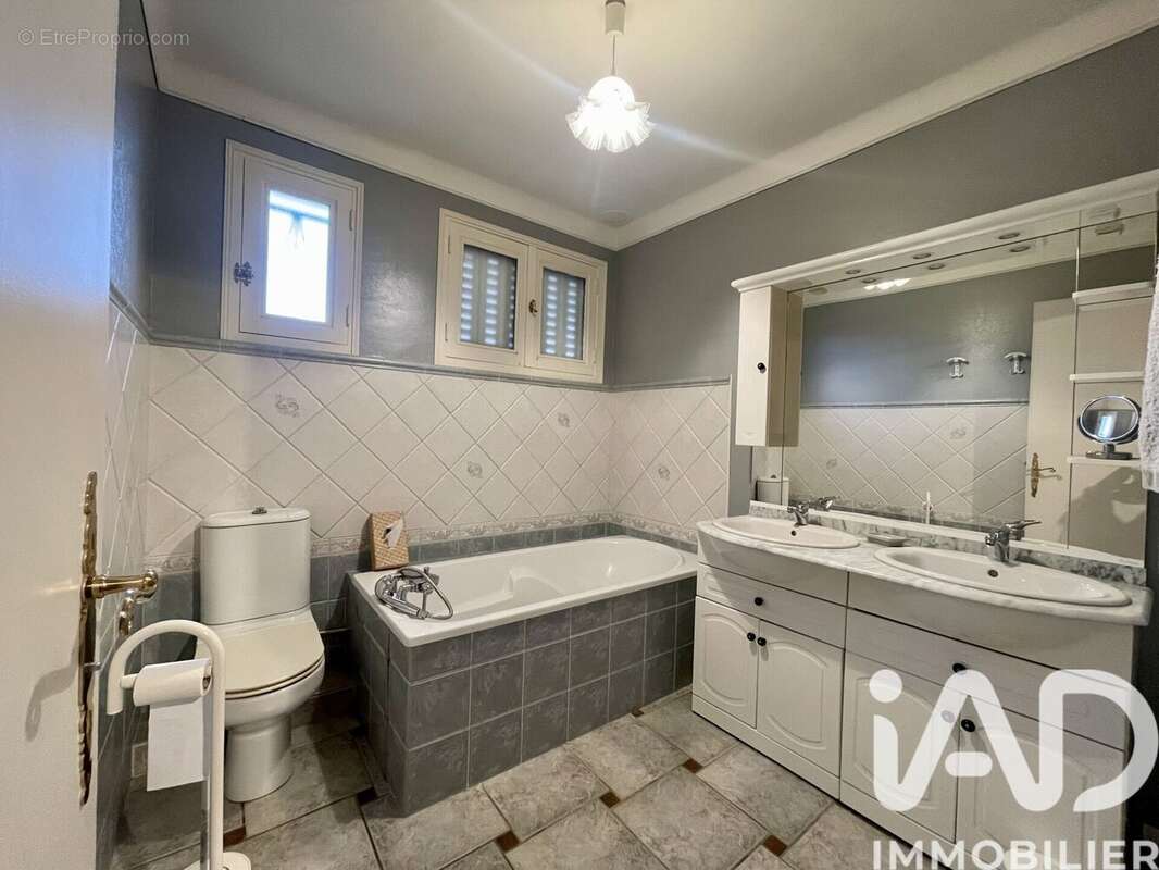 Photo 9 - Maison à VAUJOURS