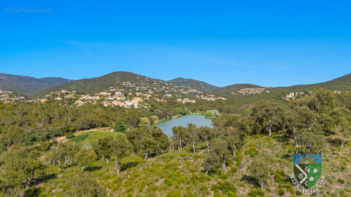Terrain à LA LONDE-LES-MAURES