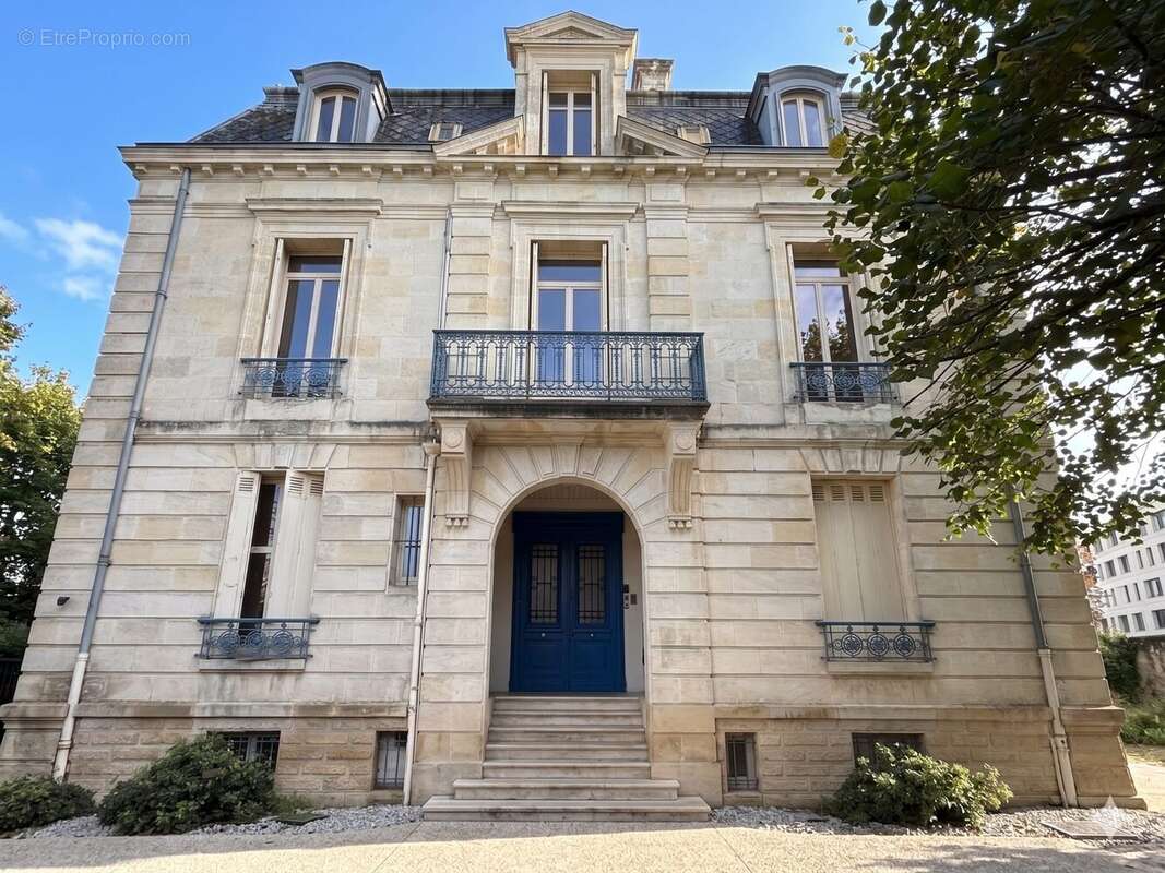 Appartement à BEGLES