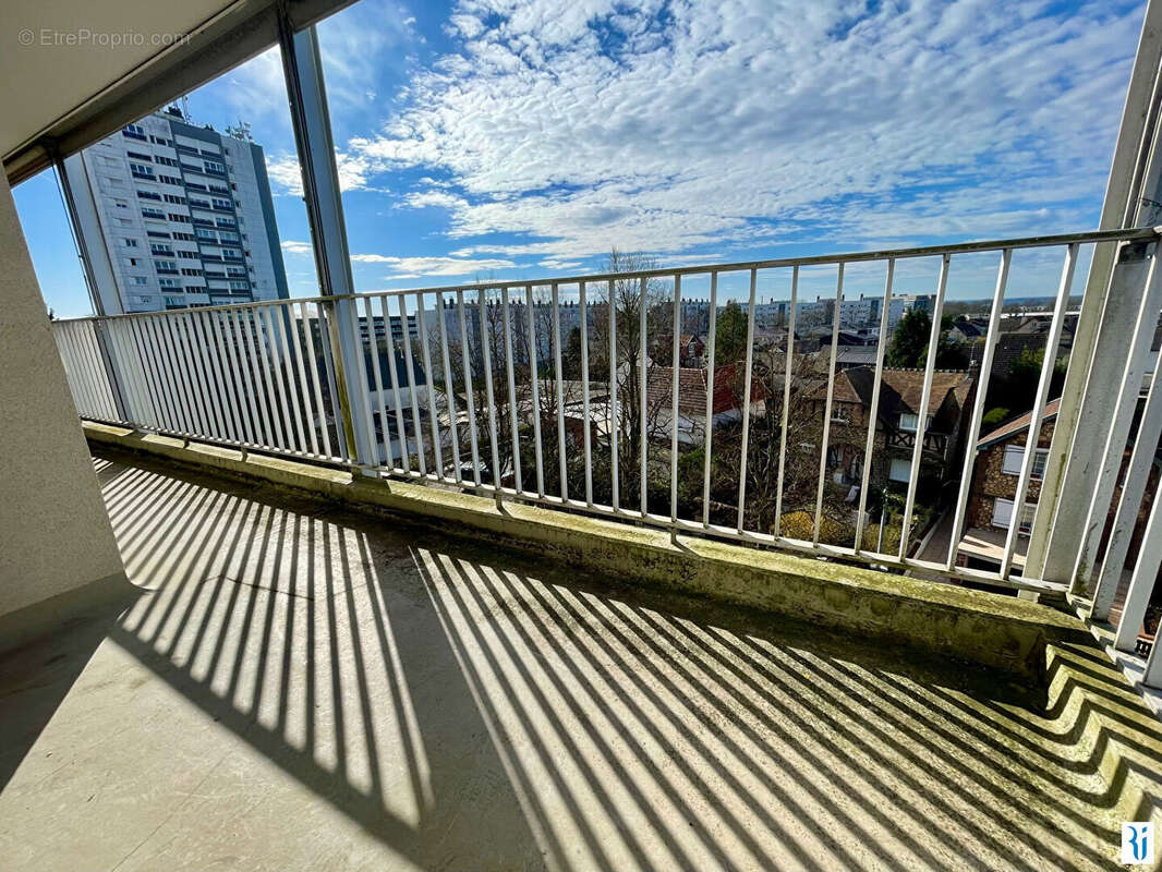 Appartement à MONT-SAINT-AIGNAN