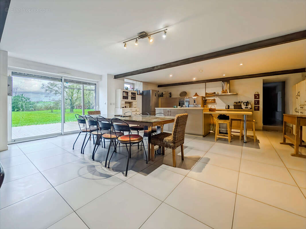 Maison à SAINT-AUBIN-D'AUBIGNE