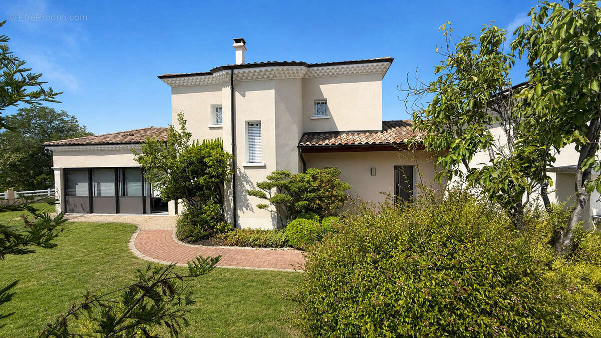 L'élégance d'une maison d'architecte face à la tour de Crest - photo 8