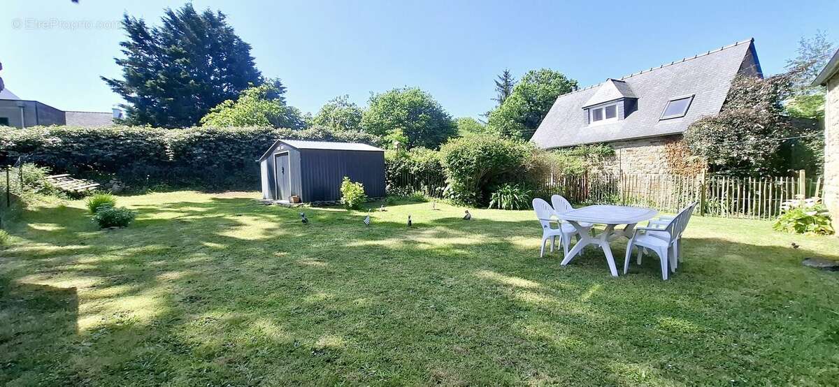 Maison à TREDREZ-LOCQUEMEAU