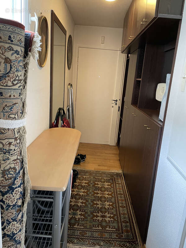 Appartement à COURBEVOIE