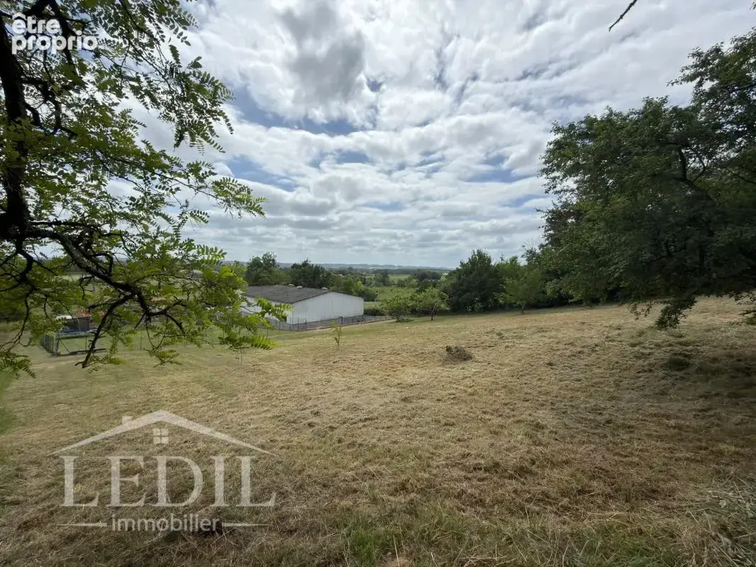 Terrain constructible 1922 m2 - photo 2