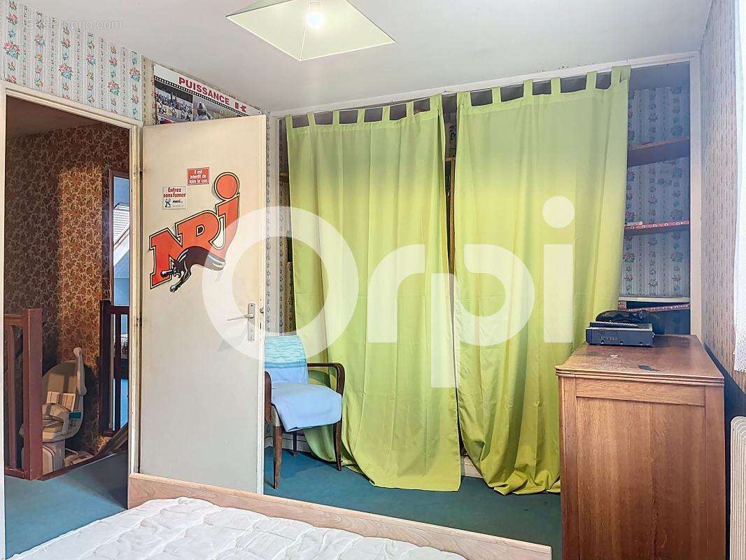 Maison à SAINT-PANTALEON-DE-LARCHE