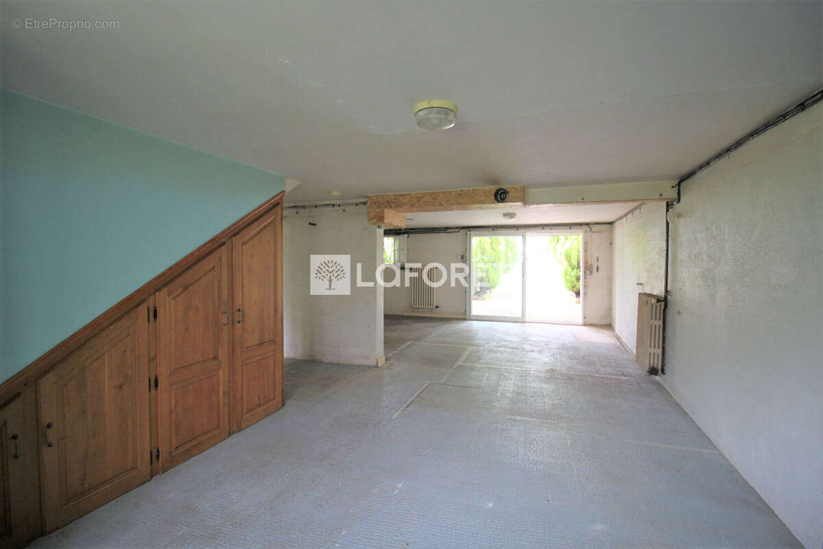 Maison à CONDAT-SUR-TRINCOU