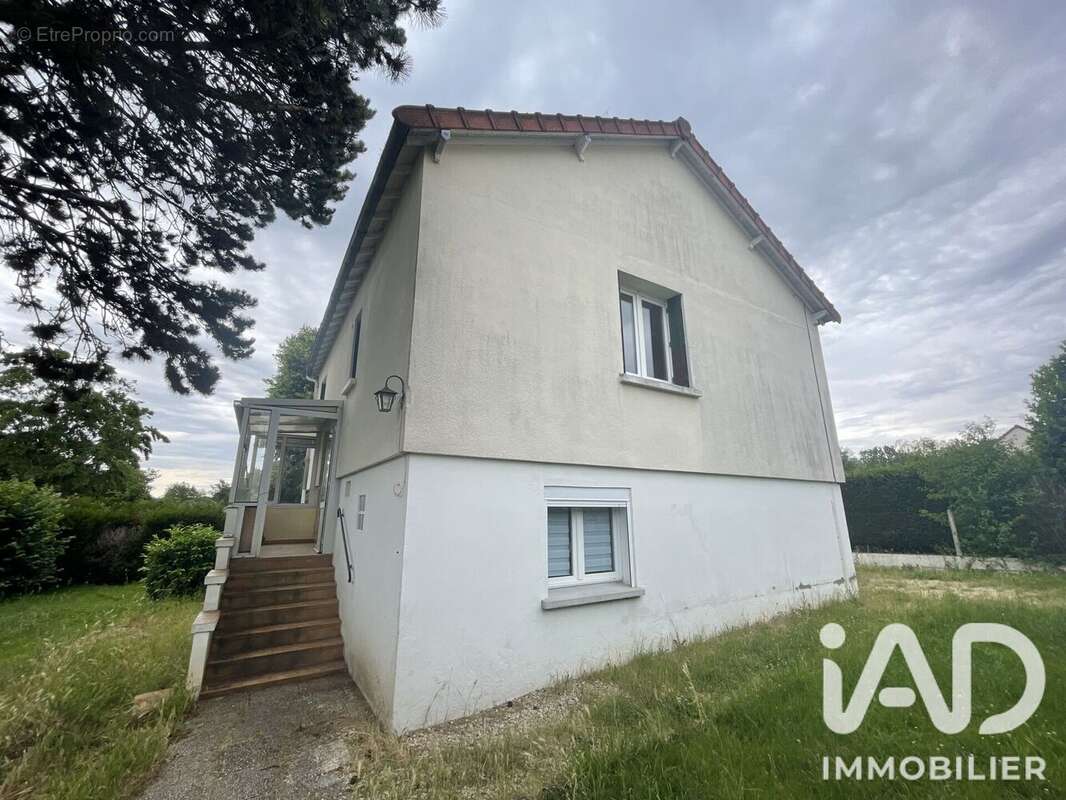 Maison 93 m² à Hery  - photo 4
