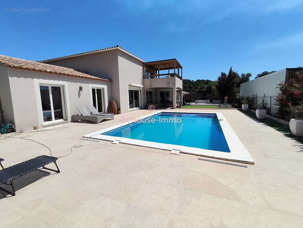 Maison 250 m² à Vives  - photo 37