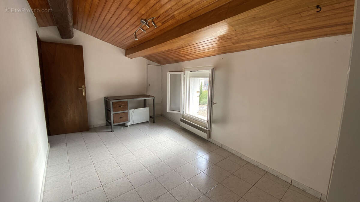 A vendre maison de village de 78 m2 avec balcon et terrasse à Caunes-Minervois - photo 16