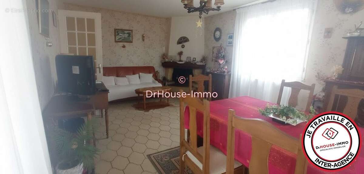 Maison à COMMEQUIERS