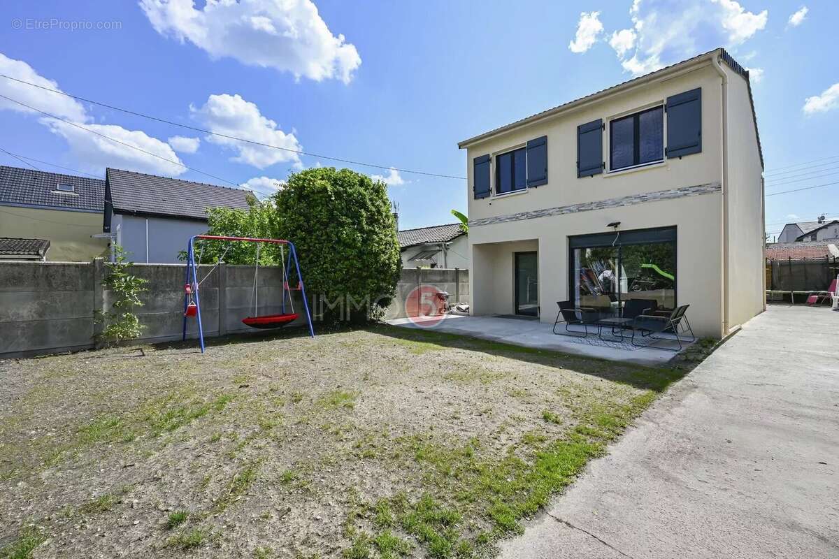 Maison à AULNAY-SOUS-BOIS