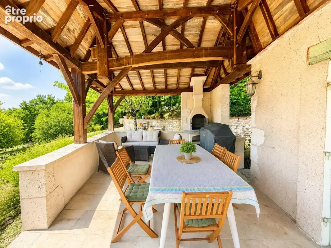 Maison 274 m² à Loubes-Bernac  - photo 2