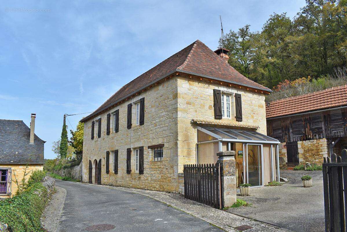Corps de ferme Coly Saint Amand 6 pièce(s) 111 m2 - photo 4