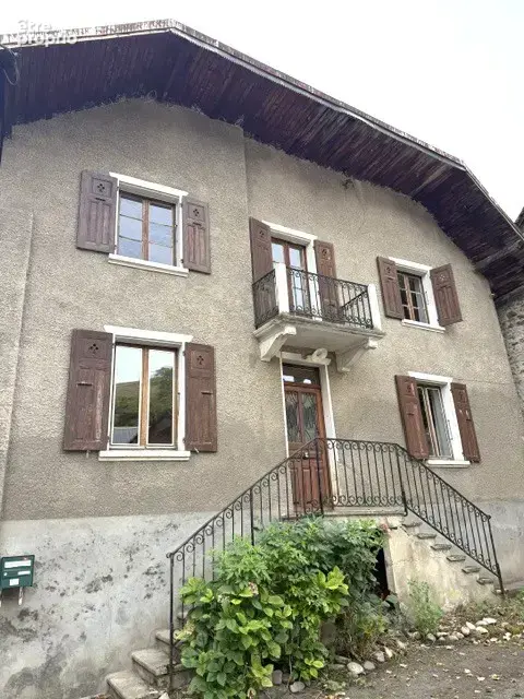 Tenement immobilier : maison t5 + batiment - photo 1