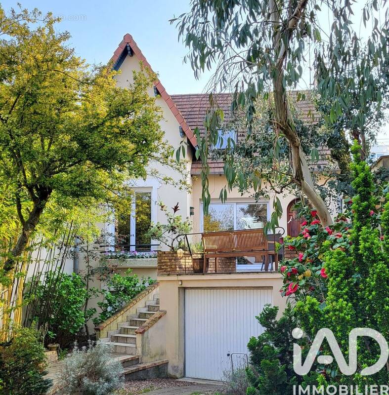 Photo 1 - Maison à VELIZY-VILLACOUBLAY