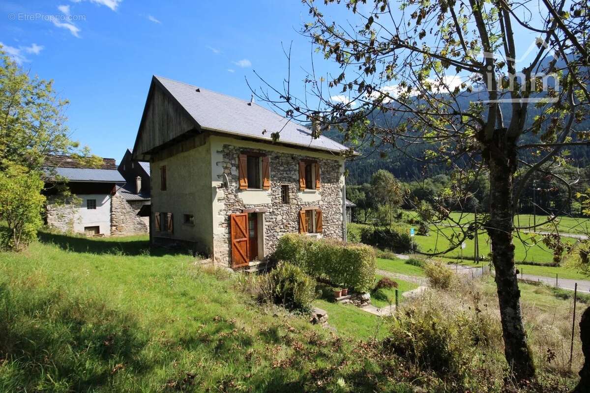 Maison à BOURGET-EN-HUILE