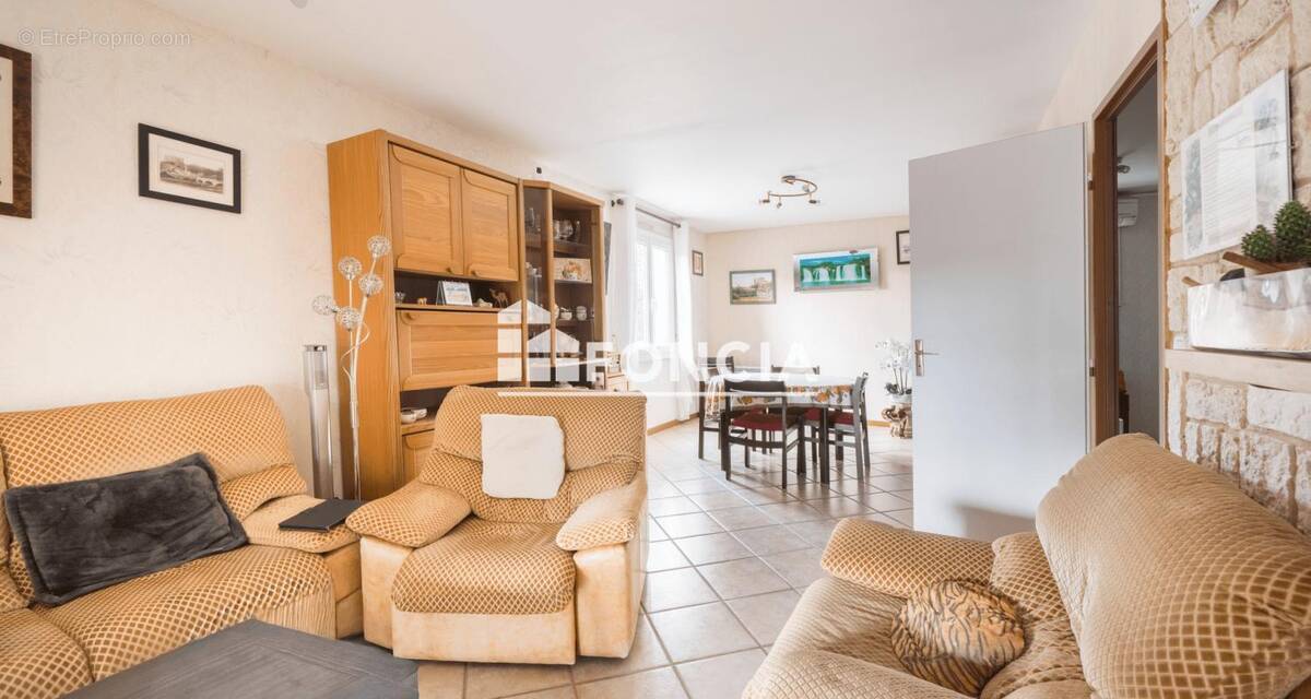Maison à SAINT-MARCEL-LES-SAUZET