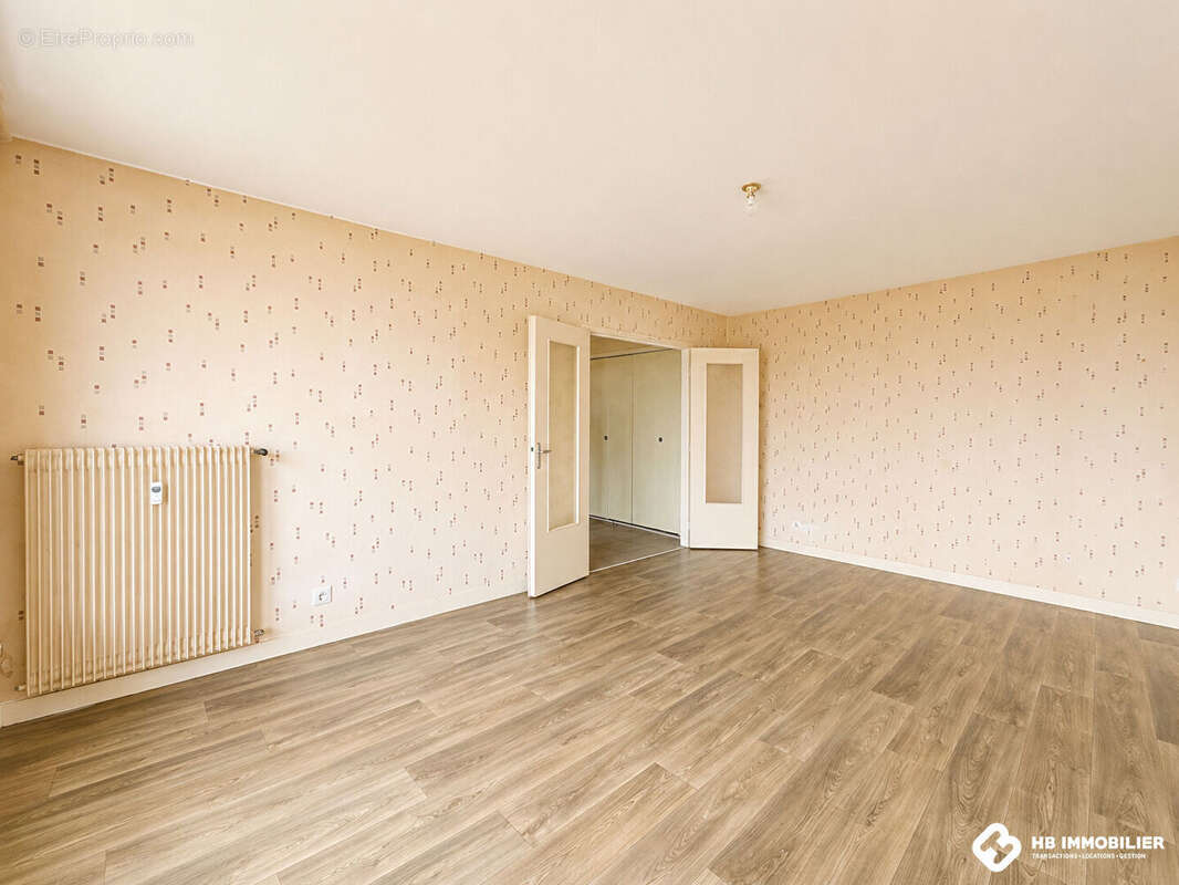 Appartement à LE COTEAU