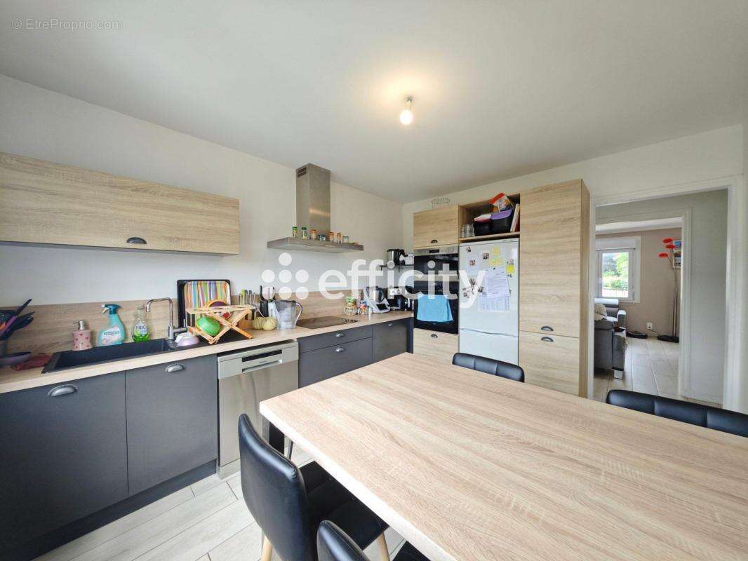 Maison 140 m² à Ergue-Gaberic  - photo 3