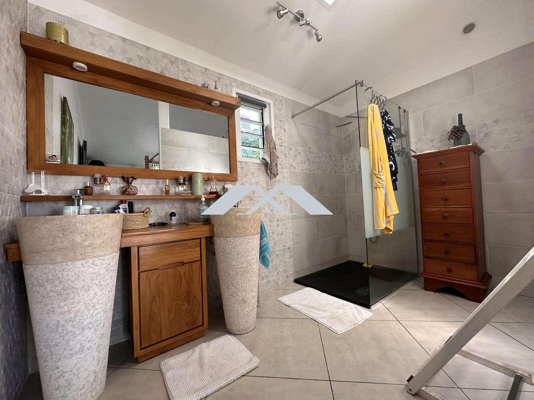 Maison 126 m² à Saint-Joseph  - photo 5