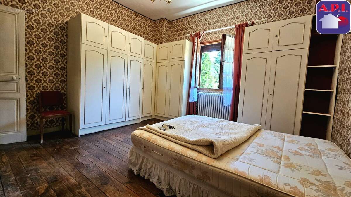 Maison 159 m² à Loures-Barousse  - photo 4