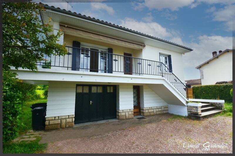Maison à PINEUILH