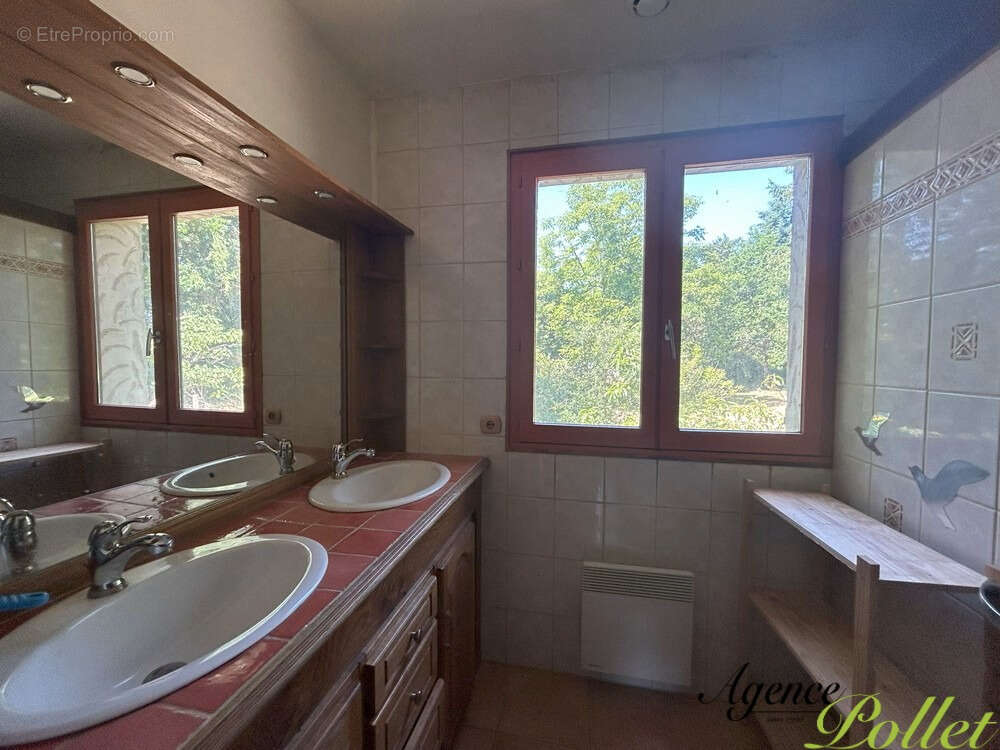 Maison à LA CHAPELLE-D&#039;ANGILLON