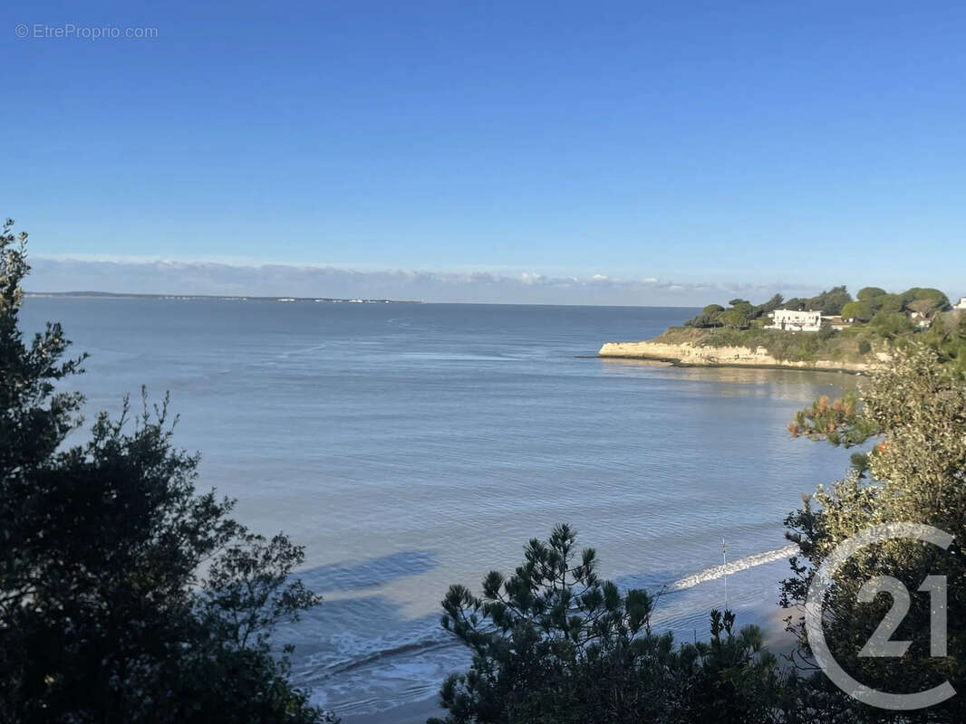 Maison à MESCHERS-SUR-GIRONDE