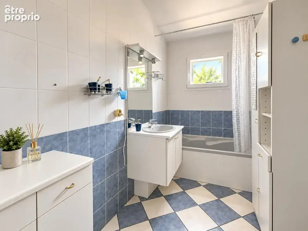 CARCANS BOURG - Maison familiale 3 chambres/1 bureau + T2 - photo 5