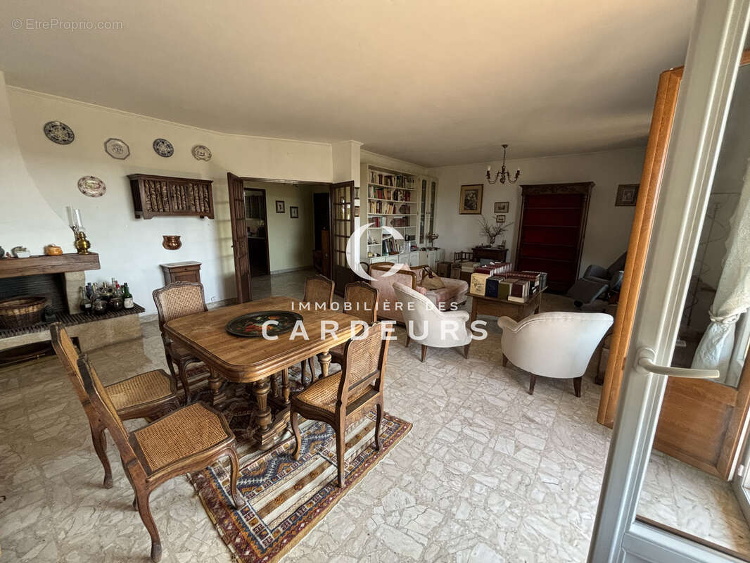 Vente appartement de type 5 avec terrasse, ascenseur et garage, Aix en Provence, centre ville à pied. - photo 7