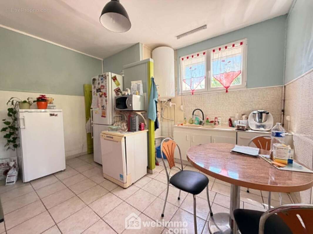 Vous pouvez y prendre vos repas - Maison à LAON