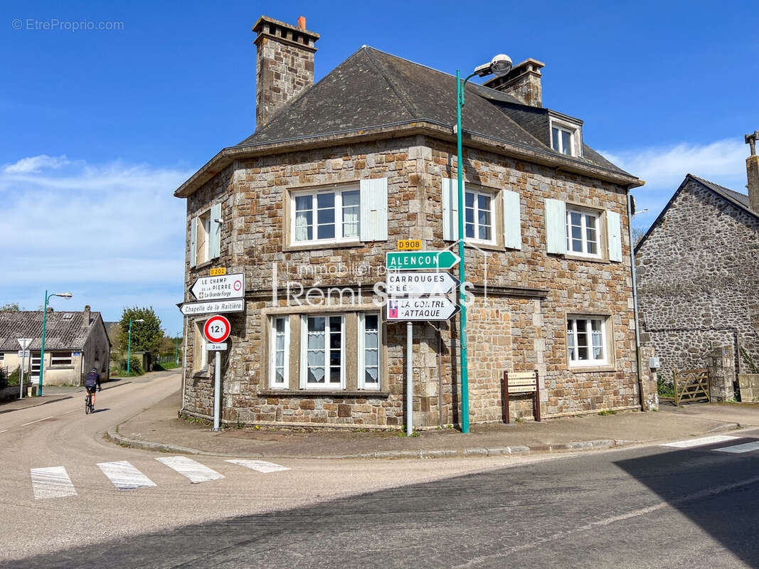 Maison à JOUE-DU-BOIS