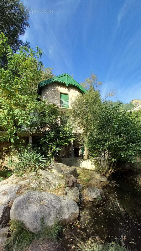 Maison à COLOMBIERES-SUR-ORB
