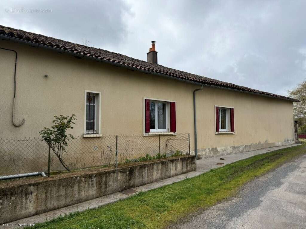 Maison à SAUZE-VAUSSAIS