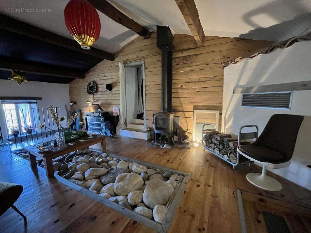 Maison en pierres rénovée + terrain 2400m² - photo 13