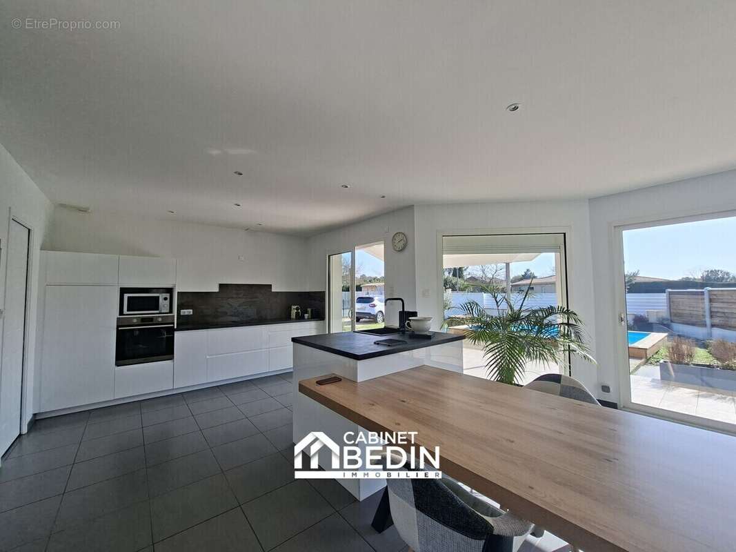Maison 170 m² à Ares  - photo 4