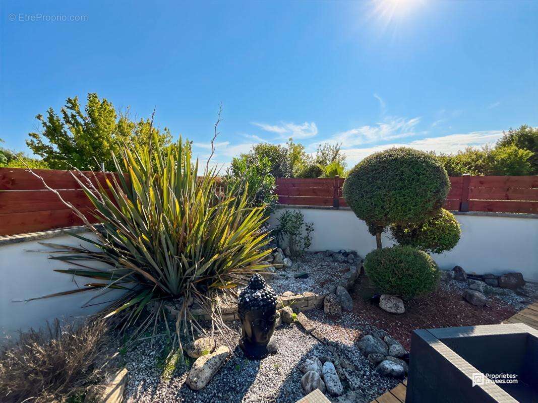 Maison à AMBARES-ET-LAGRAVE