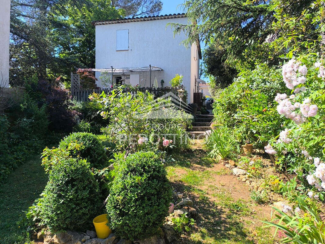 Appartement à SAINT-MAXIMIN-LA-SAINTE-BAUME
