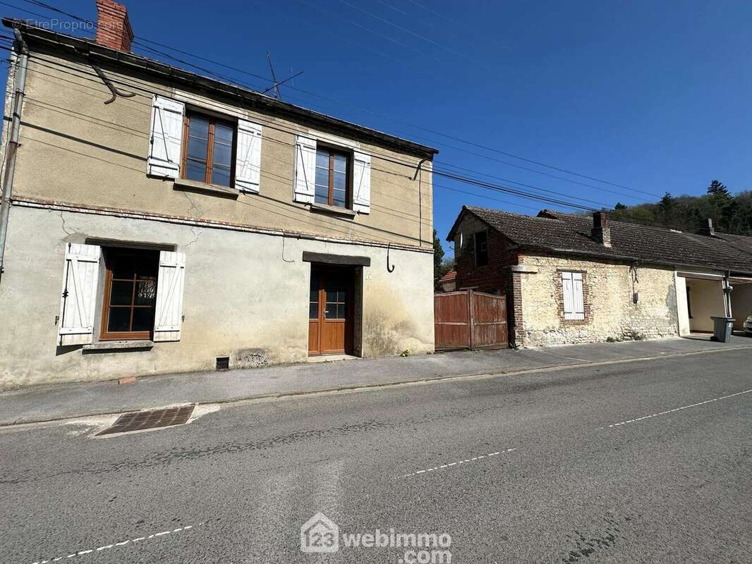 Joli ensemble immobilier comprenant ...