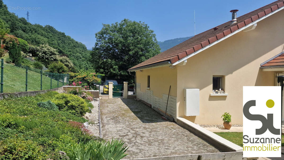 terrain de boules  - Maison à SAINT-PIERRE-D&#039;ALLEVARD